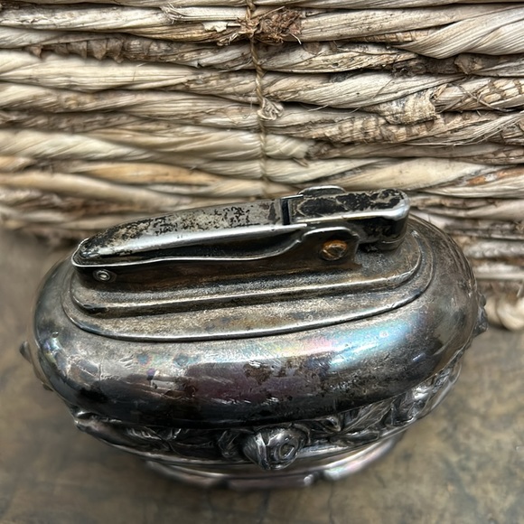 Fancy vintage Ronson table lighter - Picture 3 of 3